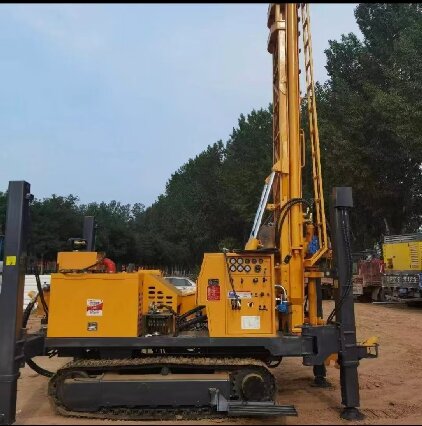 阜南岩石井施工